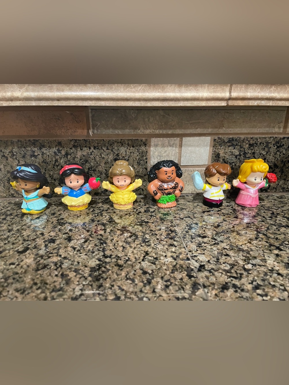 19 Piece Little People Disney Princess Castles w/ Rides and Figures - Picture 9 of 9